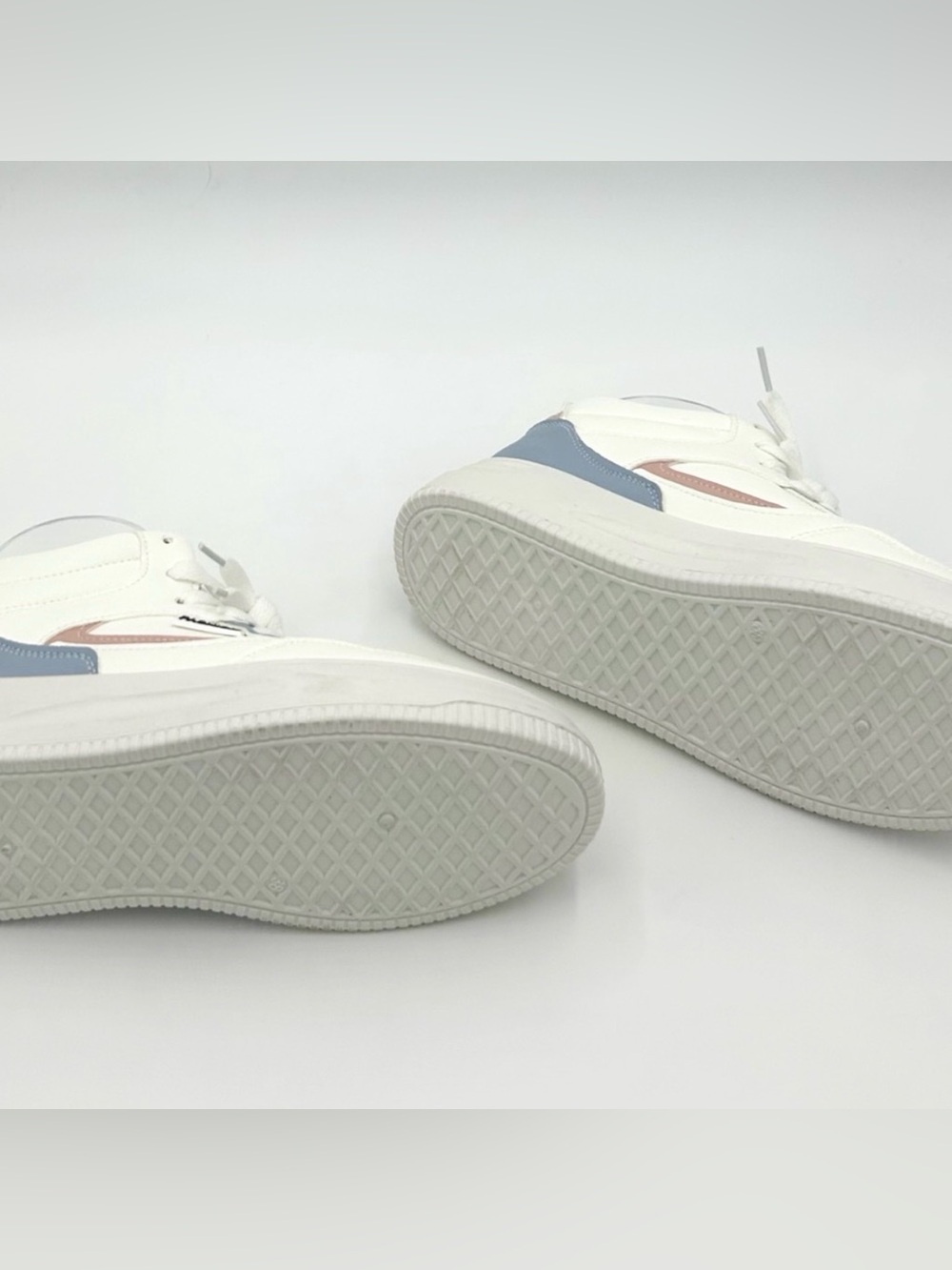 NEW | Women's Color Block Sneakers - Picture 8 of 10